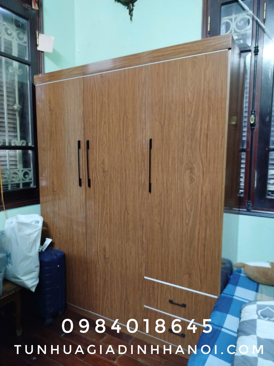 Tủ nhựa 3 cánh vân gỗ - 3C2ND Tủ nhựa 3 cánh vân gỗ - 3C2ND